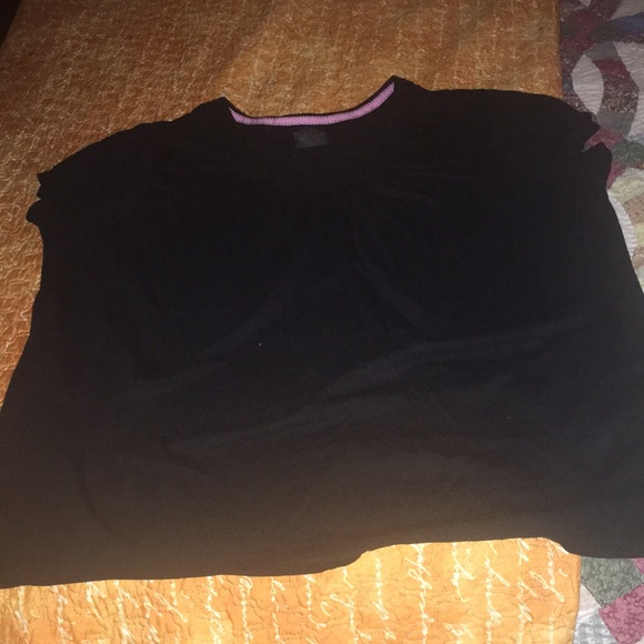 Woman’s Tee - Picture 6 of 7